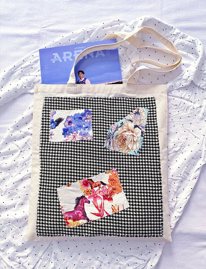 Spacious travel bag that fits under the plane seat perfectly