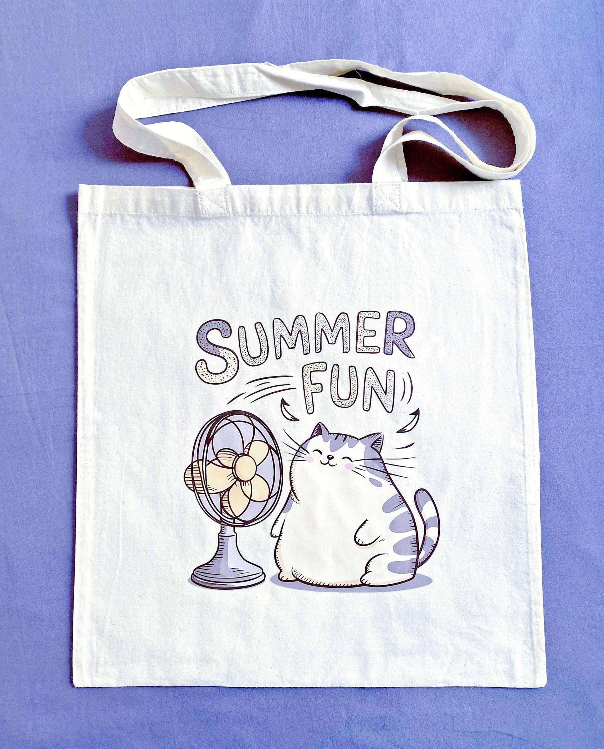 A playful cat design on this eco-friendly cotton tote – lightweight and perfect for daily errands or a relaxed outing.