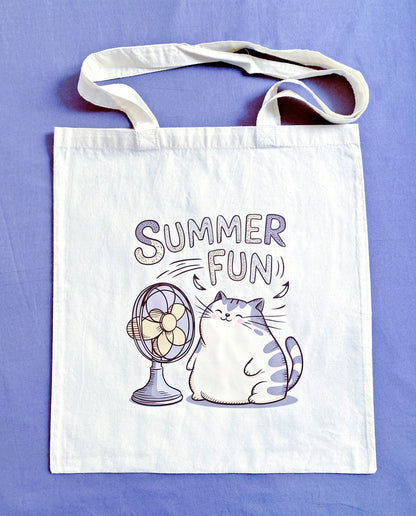 A playful cat design on this eco-friendly cotton tote – lightweight and perfect for daily errands or a relaxed outing.