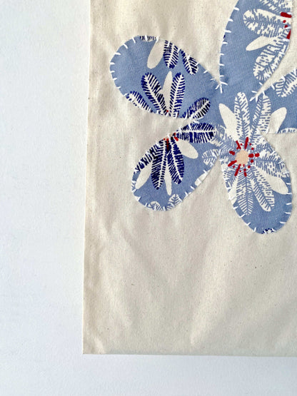 Natural materials tote bag for the stylish and environmentally aware European shopper.