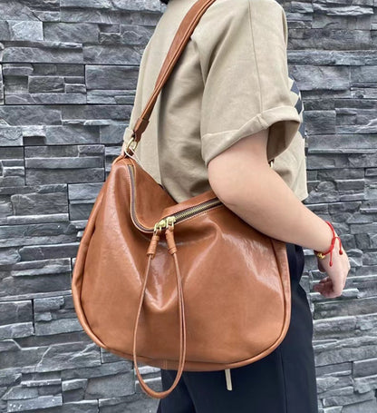 Classic Vintage Leather Shoulder Bag for Women with Unique Zipper Design