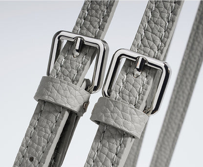 casual yet elegant leather handbag