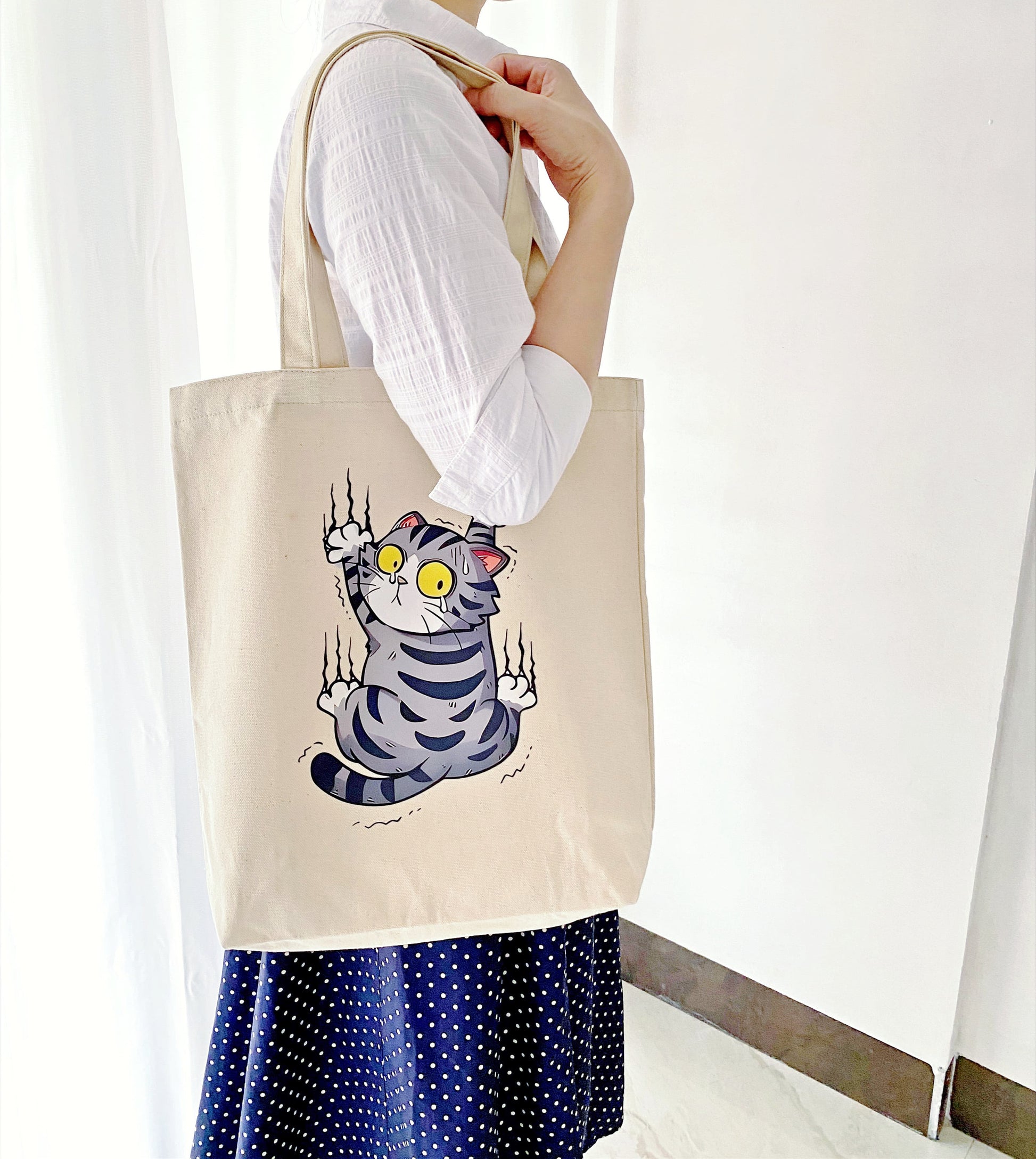 minimalist canvas tote made from natural sustainable materials