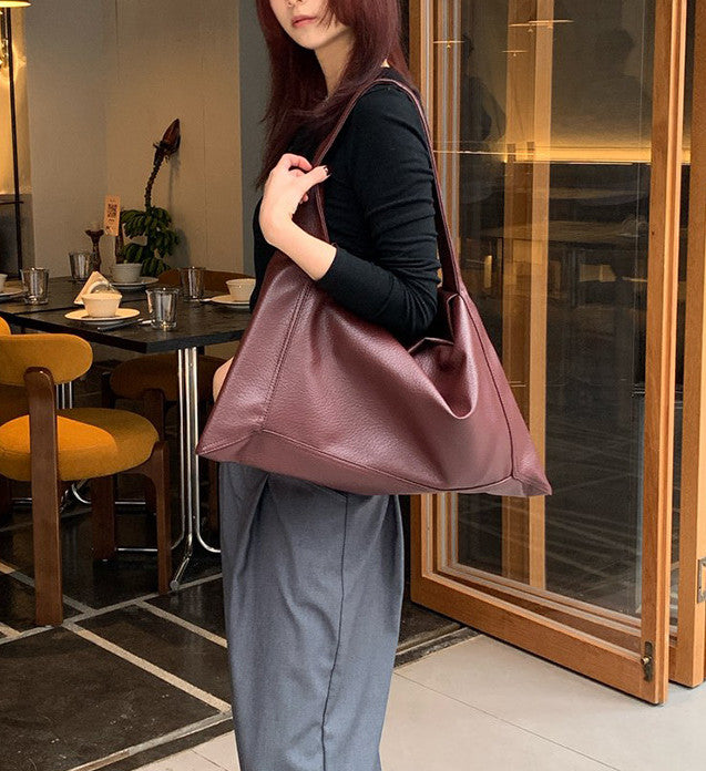 Everyday shoulder bag for books and daily items