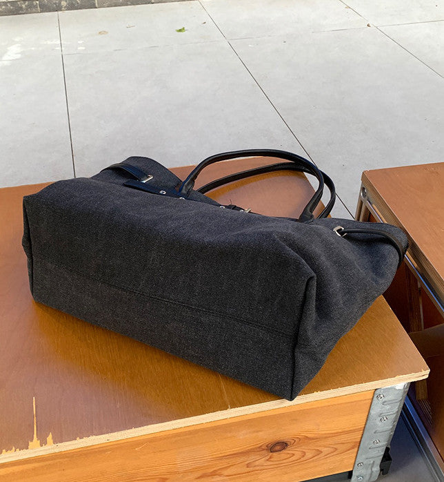 Casual canvas handbag for weekend markets and outings