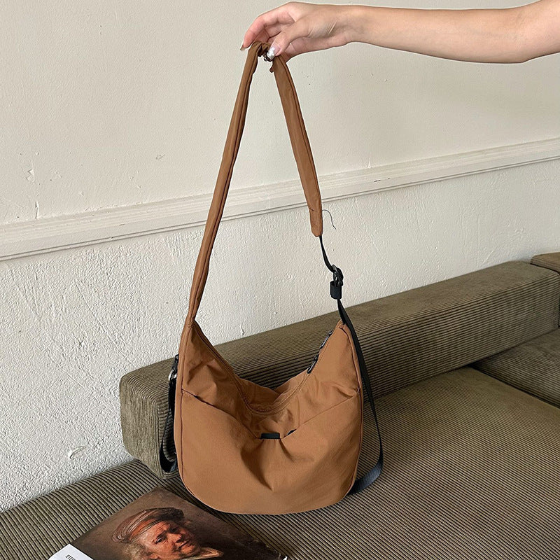 Lightweight everyday purse for coffee runs and city walks