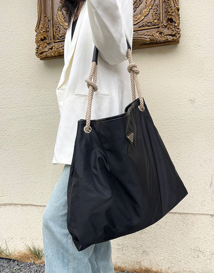 Everyday tote for carrying a laptop and personal items
