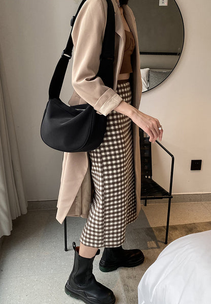 Small crossbody purse for short city outings
