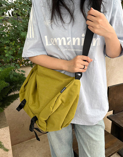 Lightweight women's bag for train and bus travel