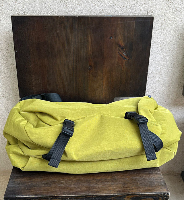Women's shoulder bag for easy hands-free travel