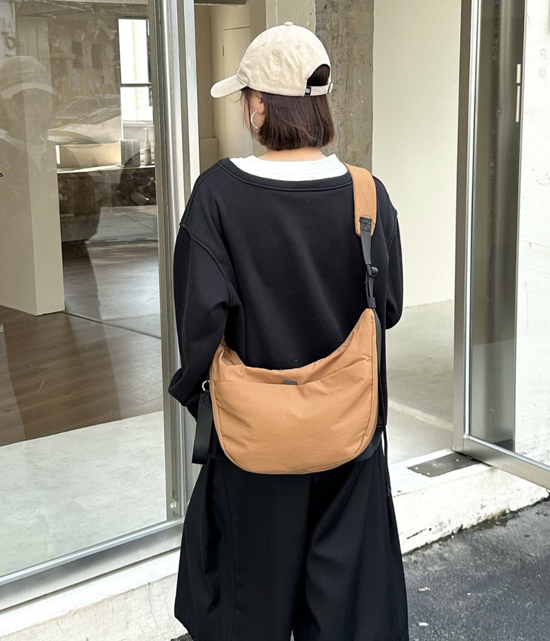 Lightweight crossbody bag with a wide strap for everyday errands