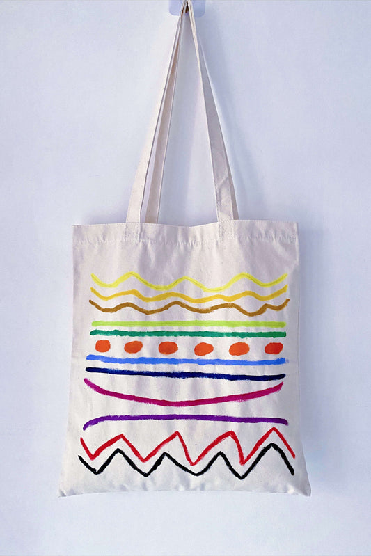 casual shoulder tote bag paired with minimal street style outfits