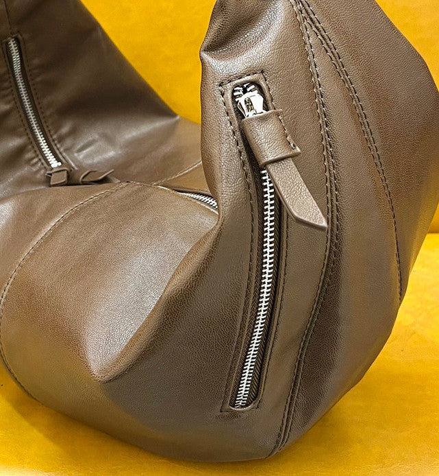 Women's shoulder bag for coffee runs and errands