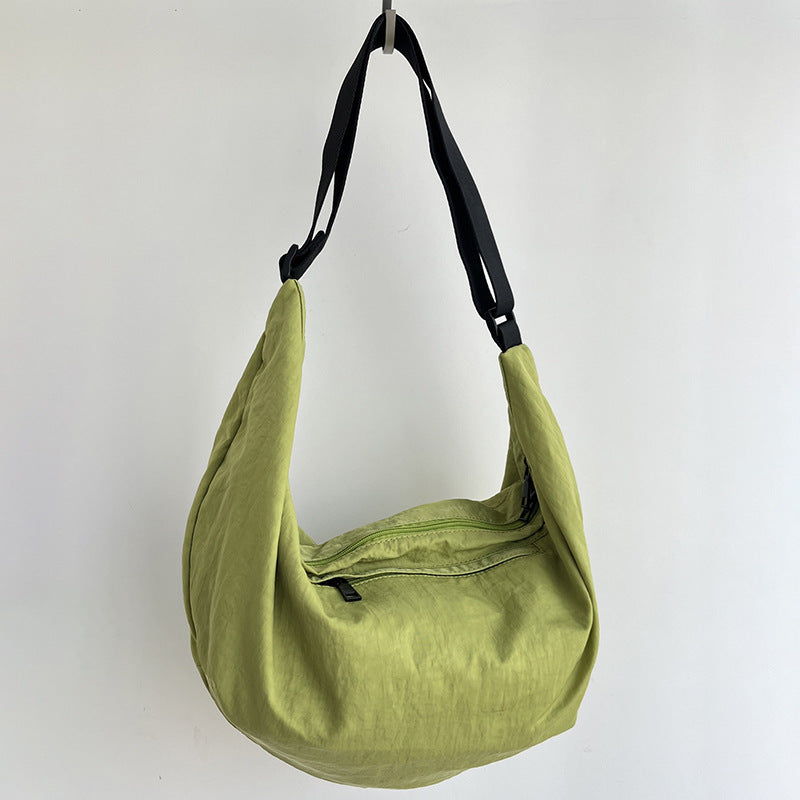 Breathable fabric shoulder bag preventing strap shoulder strain