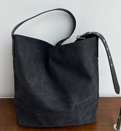 Canvas day bag for taking essentials around the city