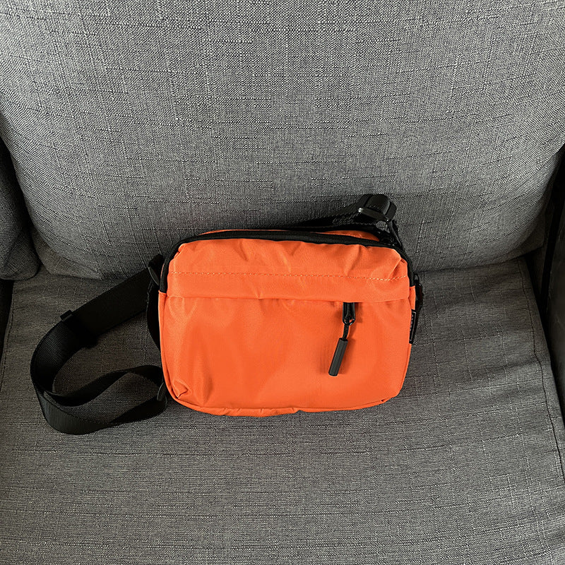 Compact unisex bag for short outings and daily errands