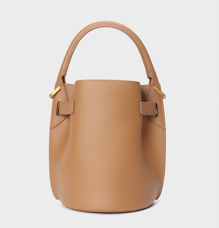 Durable and Fashionable Leather Bucket Bag for Everyday Use