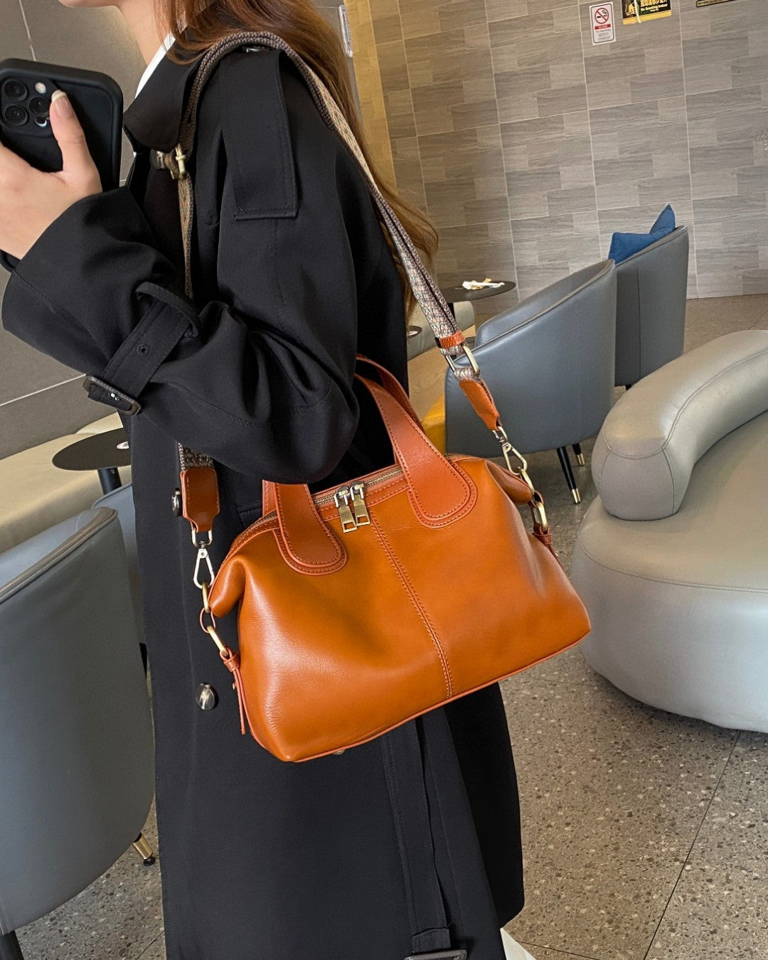 Elegant Leather Hobo Bags with Multiple Carrying Options woyaza