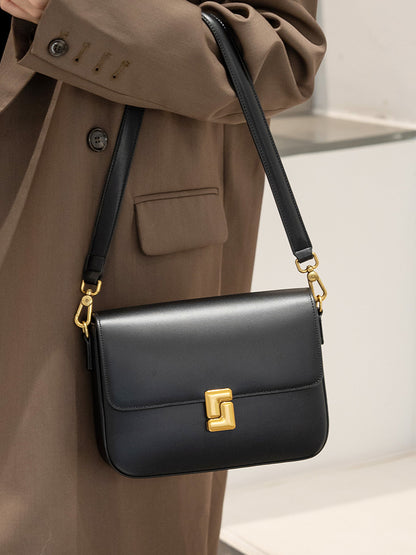 Chic and Functional Square Shape Crossbody Bag for Modern Women