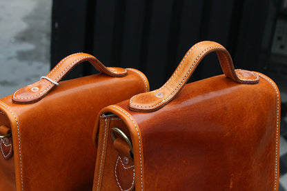 Classic Shoulder Bag crafted from Fine Leather with Reinforced Stitching