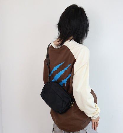 Small unisex crossbody bag for relaxed weekend walks