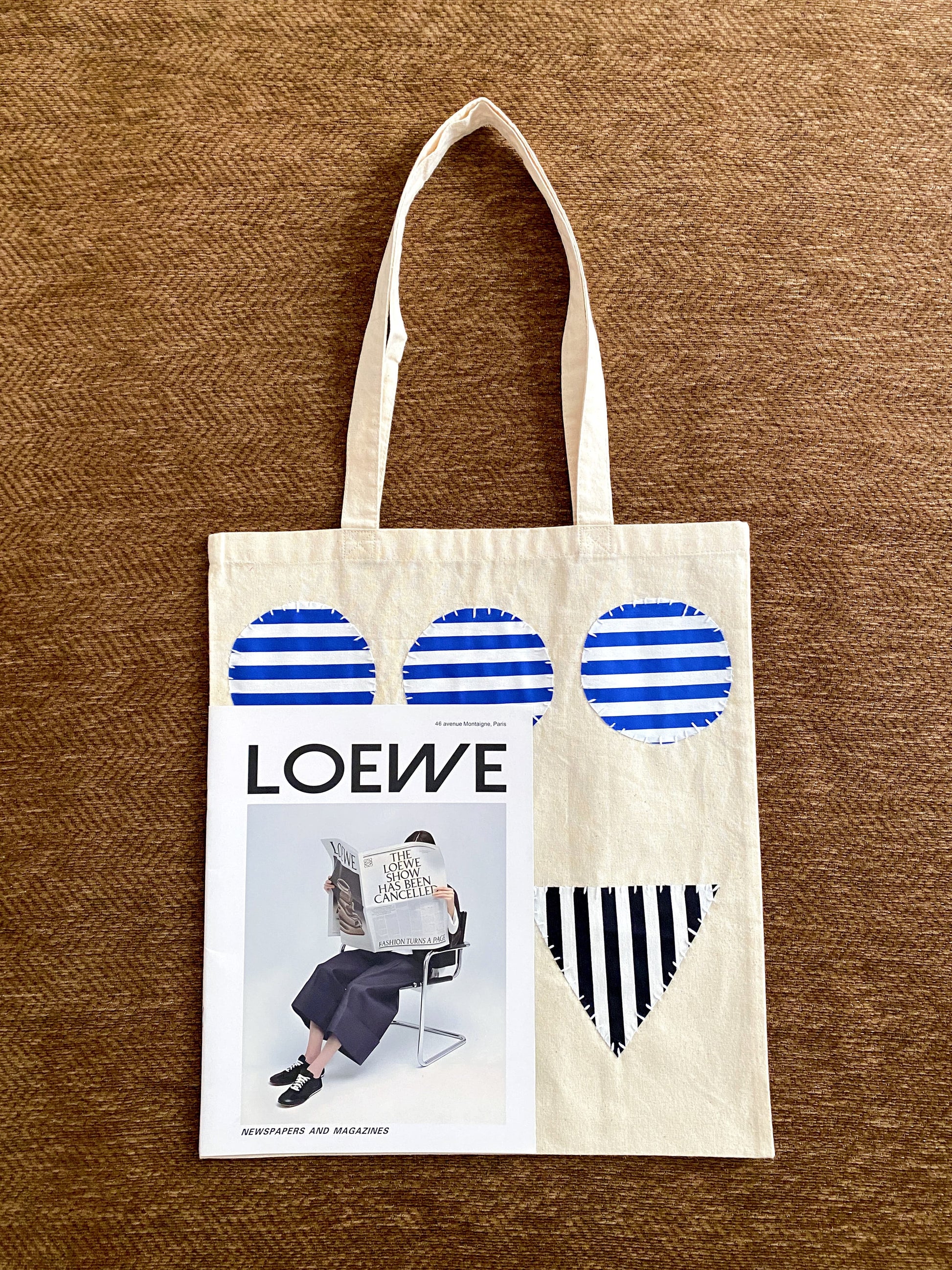 Lightweight cotton tote for casual weekend outings