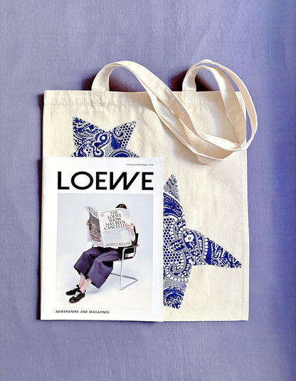 Sturdy eco-shopper bag designed for durability and long-term use in a circular fashion wardrobe.