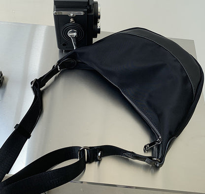 casual shoulder bag that works for weekend brunch and city walks