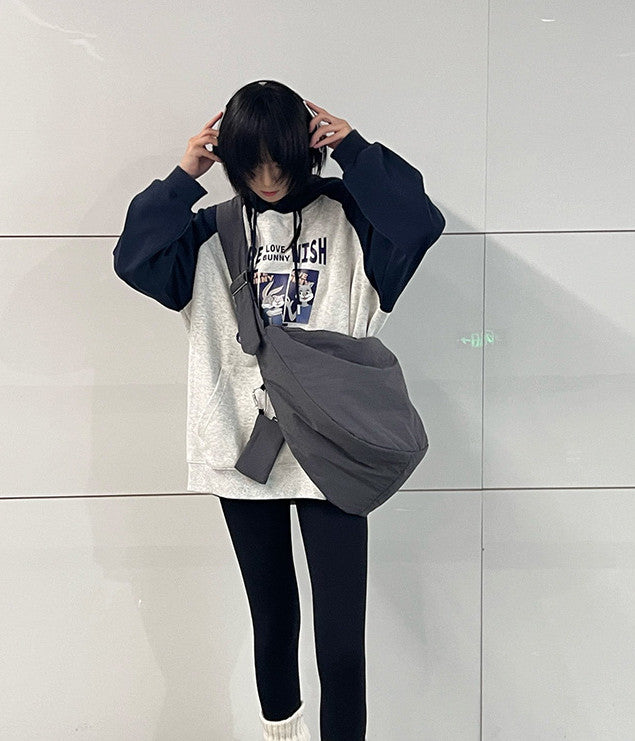 Half moon bag for hands-free weekend outings