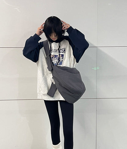 Half moon bag for hands-free weekend outings