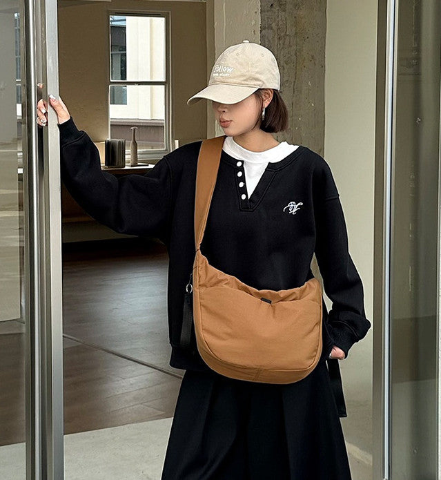 Simple crossbody purse for shopping and daily essentials