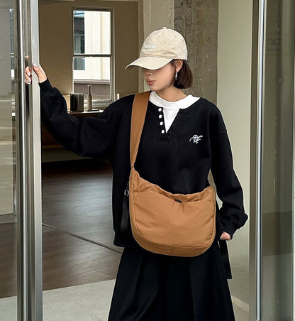 Simple crossbody purse for shopping and daily essentials