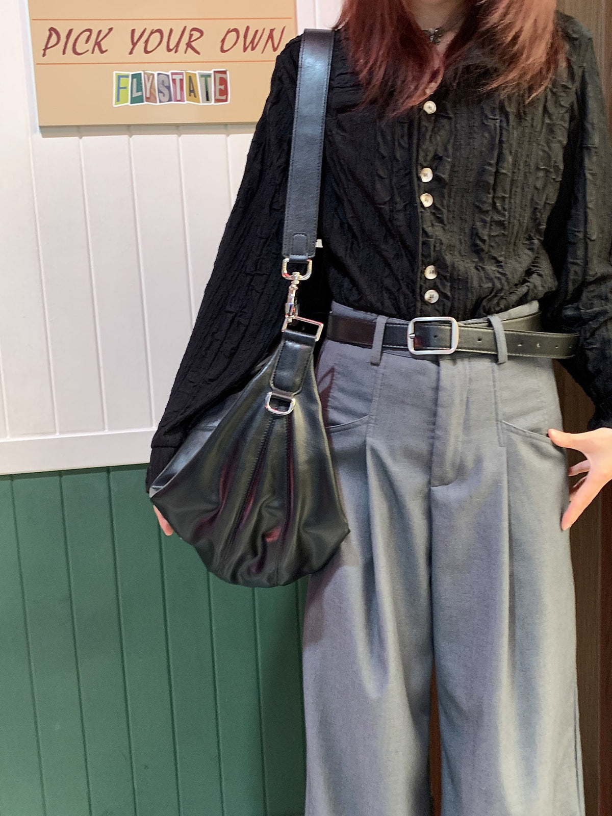 Large crescent purse for carrying daily necessities