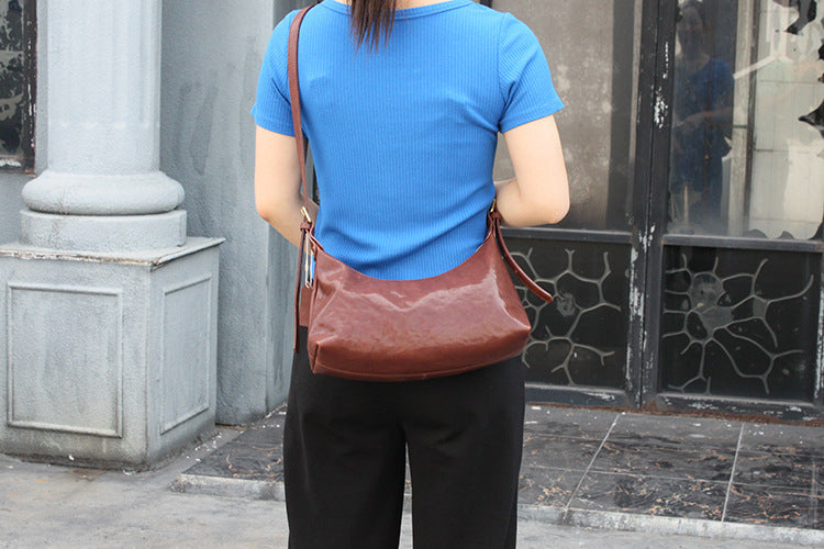 Artisan Women's Retro Leather Shoulder Bag