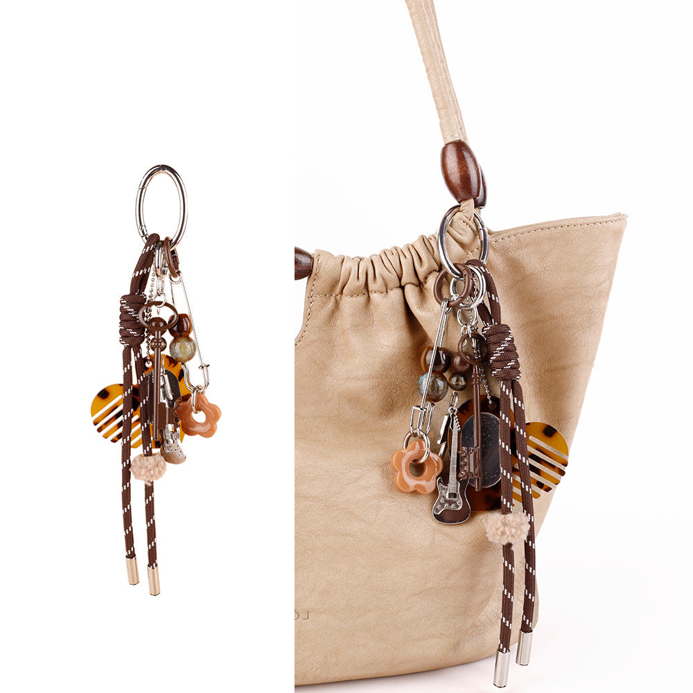 Simple natural charm for a woven or fabric tote