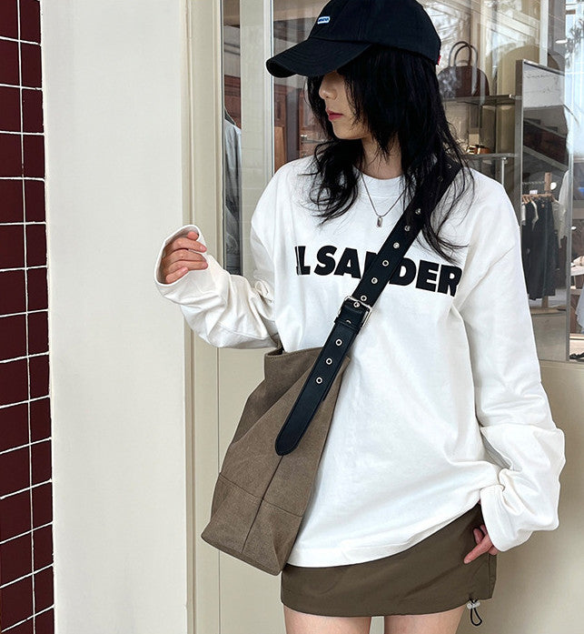 Roomy drawstring-style bag for coffee runs and errands