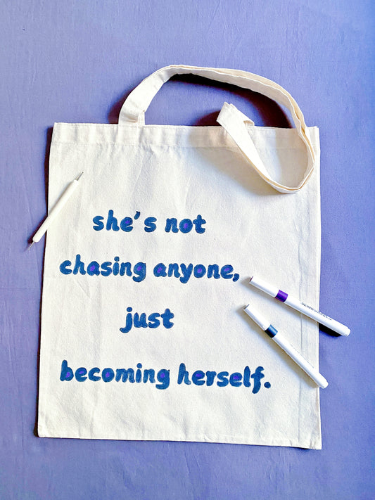 Used this as sustainable wrapping for a book bundle. The recipient loved the reusable bag more than the paper.