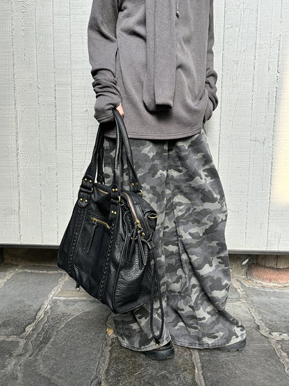Large shoulder carryall for everyday essentials