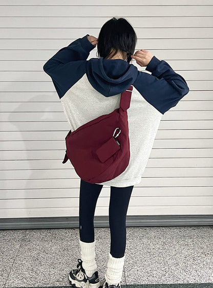 Wide strap bag for comfortable everyday use