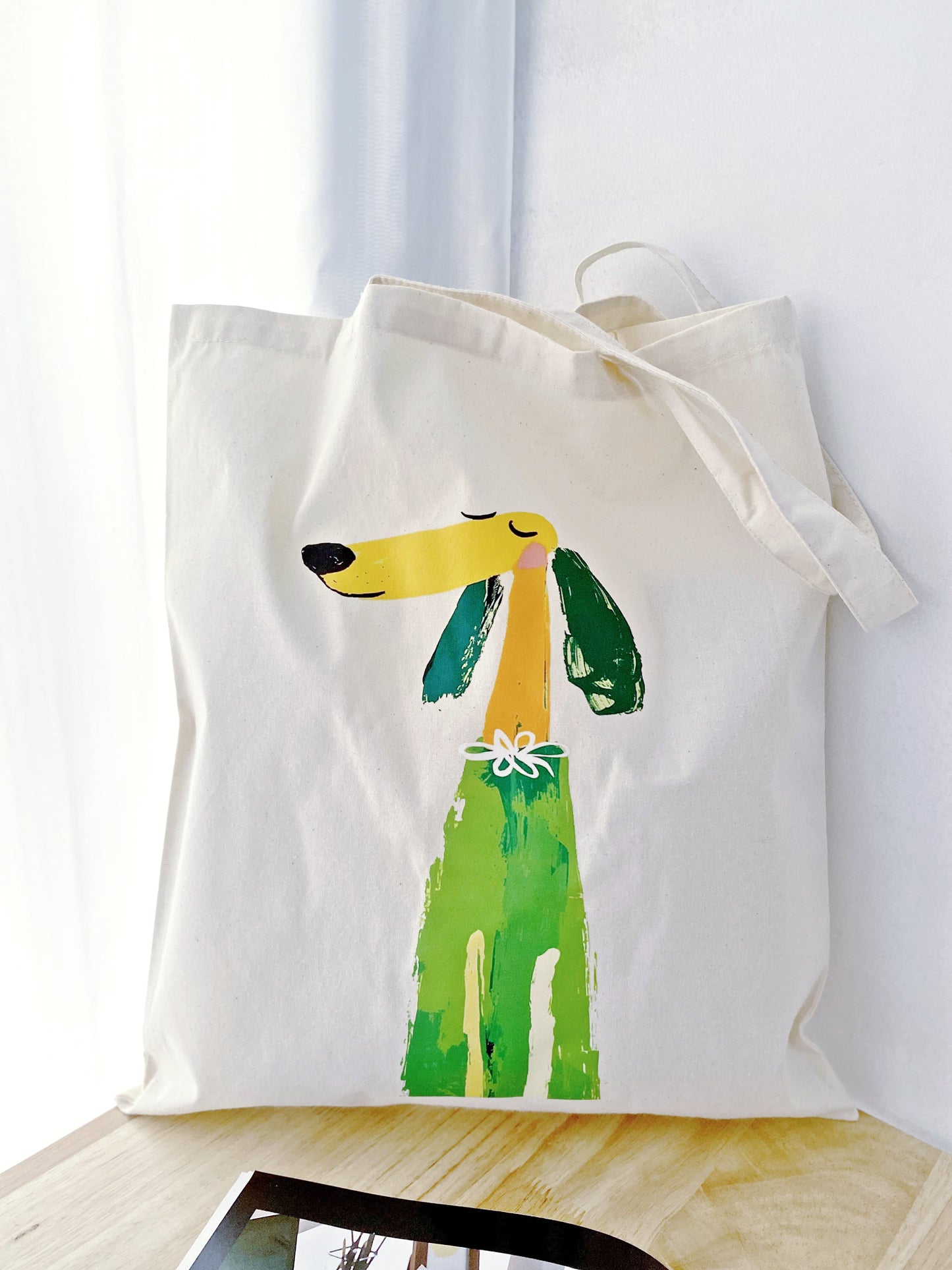 Versatile puppy bag for weekend road trips in Spain