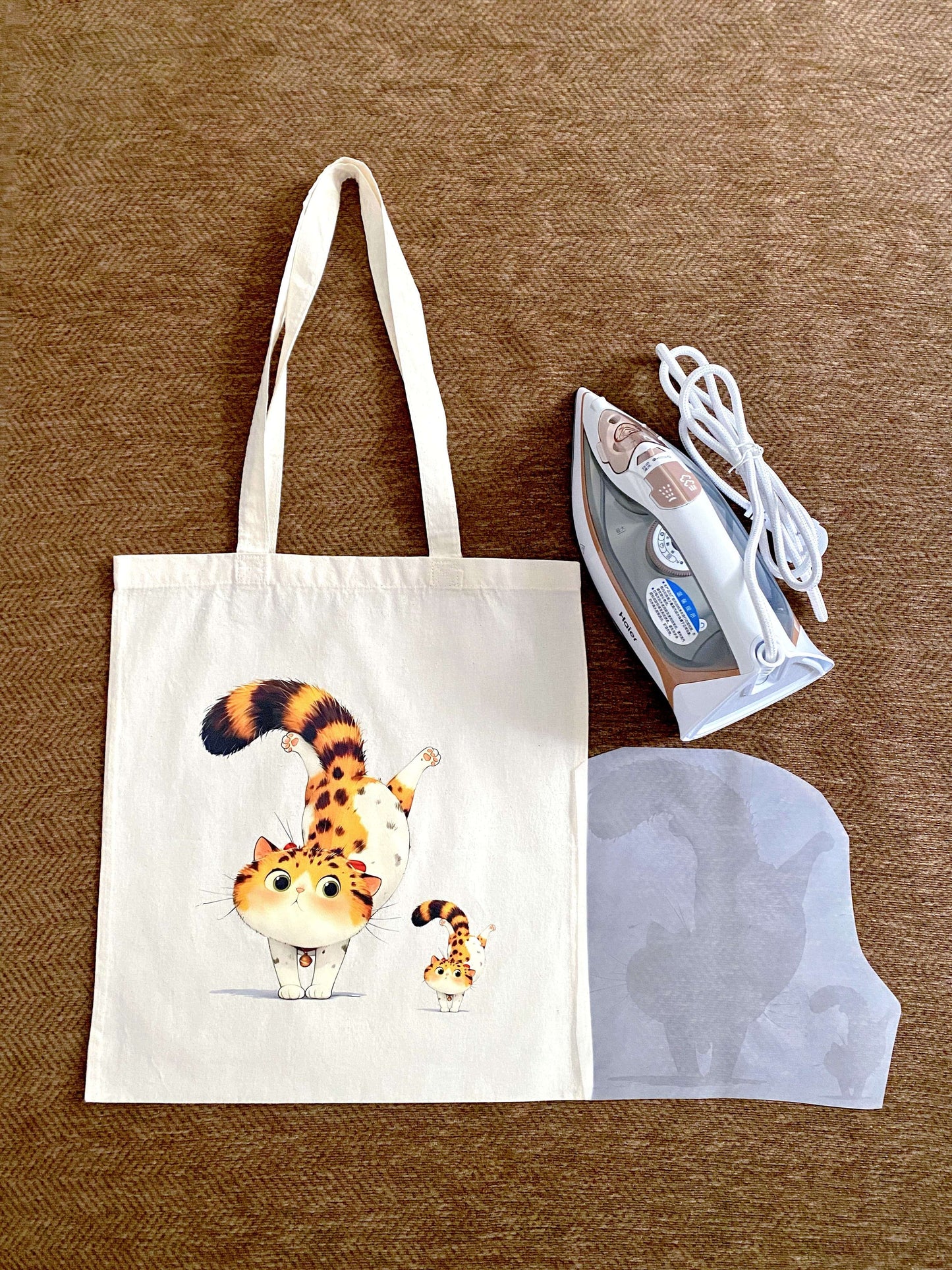 eco cotton shoulder bag with artistic cat print for casual city walks