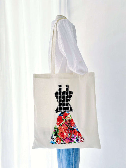 Oversized creative tote, popular European search for eco-friendly accessories.