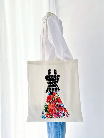 Oversized creative tote, popular European search for eco-friendly accessories.