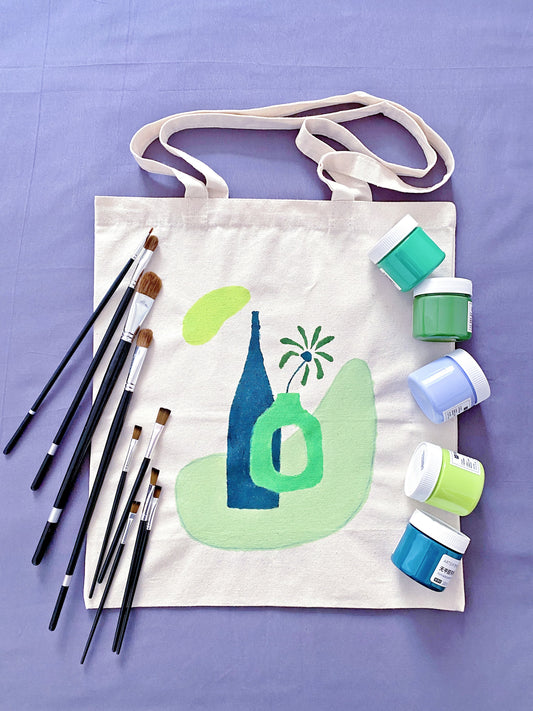 Close up of sturdy stitching on a heavy duty sustainable bag