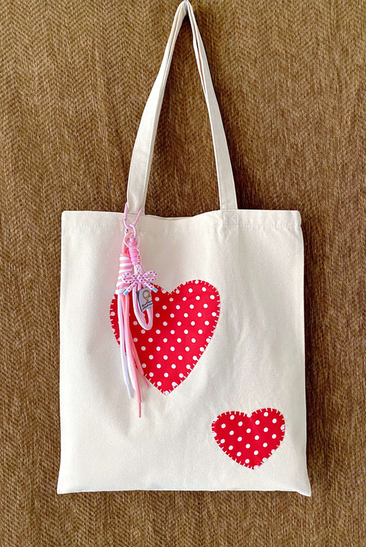 everyday canvas bag designed for simple and practical carrying