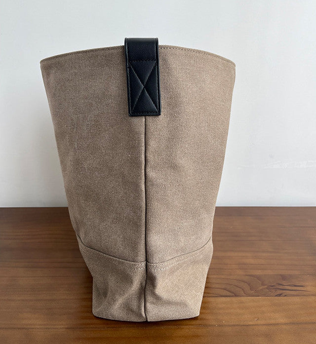 Comfortable shoulder carry for everyday urban exploring
