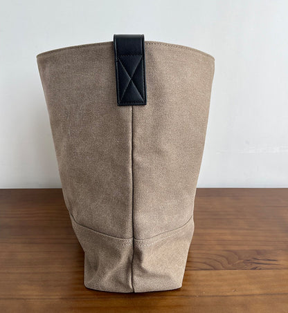 Comfortable shoulder carry for everyday urban exploring