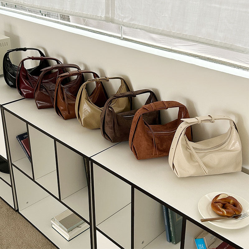 Simple everyday handbag for women with a contemporary silhouette