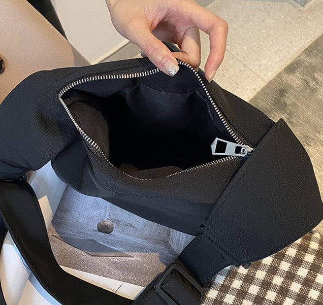 Small casual bag for coffee stops and walks