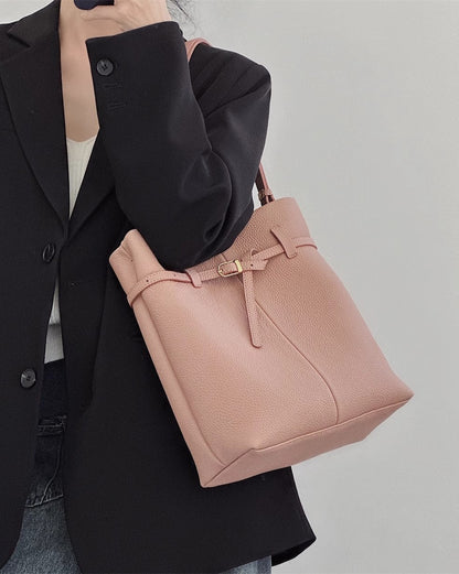 Versatile Leather Carryall Woyaza